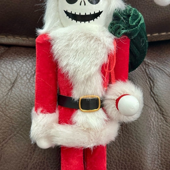Jack Skellington Santa Claus Wooden Nutcracker - A Nightmare Before Christmas - Picture 4 of 13
